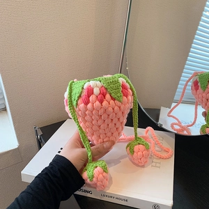 Handmade Crochet Strawberry Shoulder Bag Knitted Fruit Shape Crossbody Purse For Kids Girls Toddlers Cute Cartoon Design