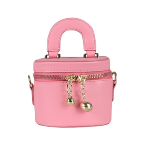 Mini sac à main seau rose pour filles avec garnitures dorées et poignée sur fond blanc épuré