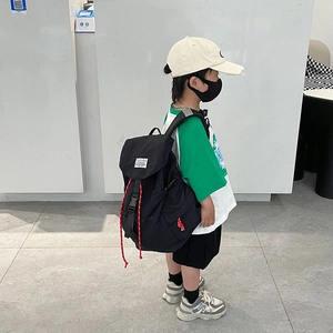 Sac à dos minimaliste en toile noire pour enfants avec sangles rouges réglables pour garçons