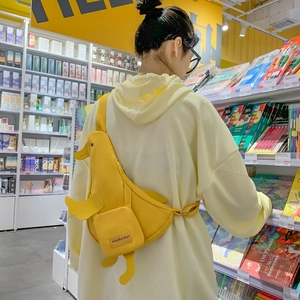 Sac à bandoulière canard jaune en toile avec sangle réglable et poche avant pour femmes