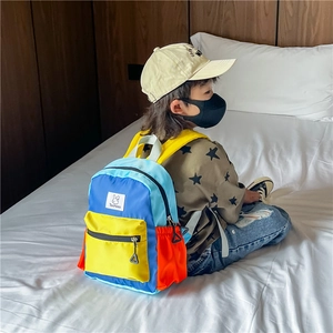 Sac à dos léger color-block pour enfants en tissu nylon durable aux couleurs vives
