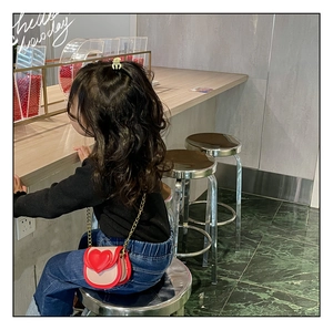 Sac bandoulière cœur rose et rouge pour filles avec fine chaîne dorée élégante