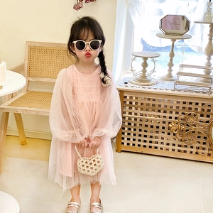 Abito in tulle rosa per bambine con maniche a sbuffo e borsa di perle