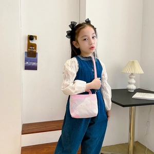 Sac bandoulière rose en toile pour enfants avec motif ours et sangle réglable