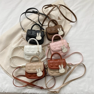 Kinder Mini Umhängetasche Süße Hase Geprägte PU Leder Handtasche Für Mädchen Mit Tieranhänger Verstellbarer Riemen Mode