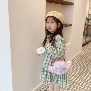 Pink shell shaped crossbody bag for girls with laser sequins and pearl decorations