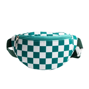 Sac de poitrine pour enfants en toile à damier vert avec sangle réglable et boucle