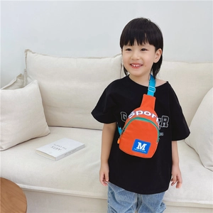 Orangefarbene Brusttasche für Kinder aus Canvas mit G-sport Logo und blauem Gurt