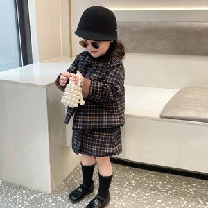 Fashionable girls' plaid jacket and skirt set with stylish pearl bucket handbag