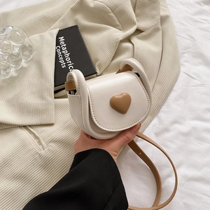 Sac À Bandoulière Mini Cœur Mode Coréenne Pour Femmes En Cuir PU Sac Selle Doux Pour Match Quotidien