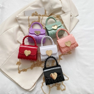Kinder Mini Umhängetasche Mädchen Mode Jelly PVC Handtasche Mit Goldener Herzschnalle Gesteppte Textur Und Kette