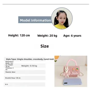 Tableau des tailles pour sac en tweed rose pour enfants avec poignée perle et lapin