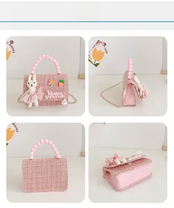 Sac enfant en tweed rose avec poignée en perles, lapin décoratif et chaîne dorée en 4 vues