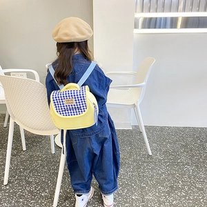 Zaino bimbi in tela gialla con patta a quadretti blu per bambine per asilo e viaggio