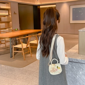 Sac à main mignon lapin pour filles avec poignée perle et détails en peluche