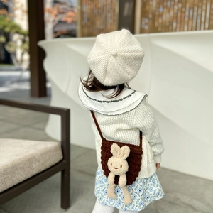 Sac bandoulière tricoté marron pour filles avec décor lapin en peluche 3D