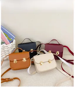 Lot de mini sacs rétro pour filles en beige, noir, bordeaux et crème avec bandoulière