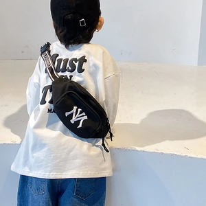 Sac de poitrine noir pour enfants en toile avec broderie NY et sangle à lettres tendance
