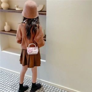 Pink tweed crossbody bag for girls with pearl handle and elegant flower decoration