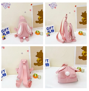 Détail du sac bandoulière lapin rose pour filles montré sous quatre angles différents