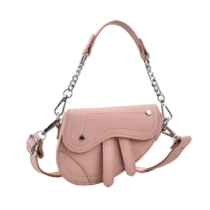 Sacoche rose pour filles avec poignée en cuir et bandoulière en chaîne argentée