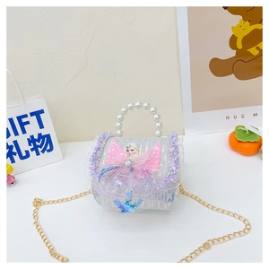 Détail du sac Reine des Neiges pour fille avec anse en perles et décor Elsa