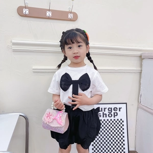 Girl's white T-shirt with black bow and pink sequin mermaid princess handbag set