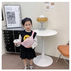 Rosa-weiße Schachbrett-Kindertasche mit Modeetikett und verstellbarem Schultergurt