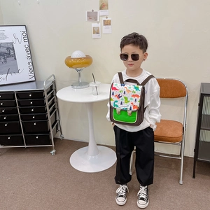 Kinderrucksack mit Dinosaurier-Motiv in Braun und Grün für Schule und kleine Ausflüge