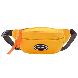 Gelbe Sport-Bauchtasche für Jungen mit orangen Reißverschluss-Zügen und schwarzem Gurt