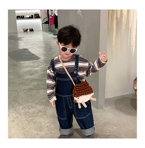 Sac à bandoulière hérisson tricoté à la main pour enfants avec motifs au crochet