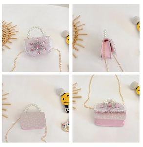 Details der rosa Prinzessinnen-Tasche mit Perlengriff, Spitze und Schneeflocken-Strass
