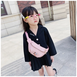 Sac de poitrine rose pour enfants avec motif dessin animé et bandoulière réglable