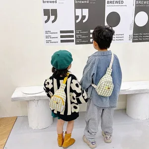 Sac de poitrine pour enfants à carreaux avec ours mignon, sangle jaune et verte
