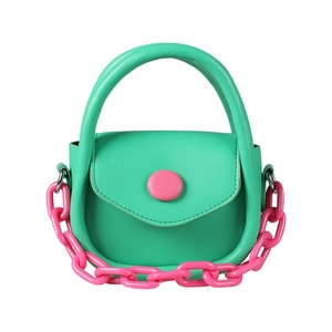Mini sac à bandoulière tendance pour filles en vert menthe et rose avec chaîne plastique