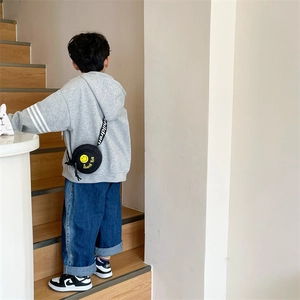 Süße Kinder Segeltuch Umhängetasche in Schwarz mit Smiley-Motiv auf dem Rücken