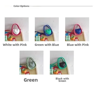 Détails des mini sacs à main en forme de cœur en cinq combinaisons de couleurs vives