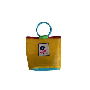 Sac cabas en filet jaune pour enfants avec poignées bleues et motif floral pour la plage