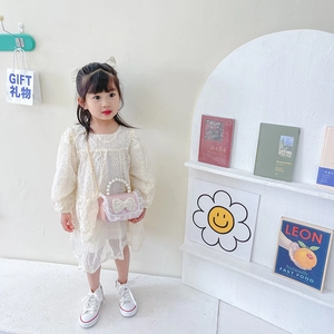 Pink princess crossbody bag for girls with pearl handle and lace bow decoration