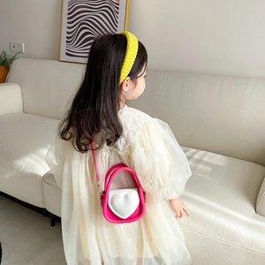 Sac bandoulière cœur rose et blanc pour fille avec serre-tête tressé assorti