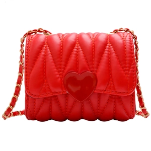 Fashionable girls' red quilted crossbody bag with heart buckle and gold chain strap