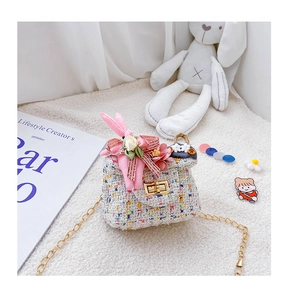 Détails du sac bandoulière en tweed pour fille avec lapin, fleurs et bandoulière