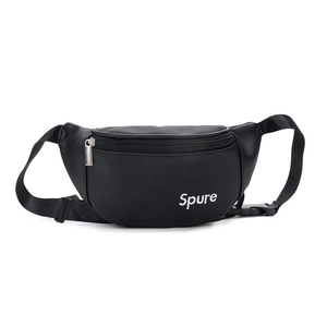 Minimalistische schwarze Kinder-Gürteltasche mit weißer Spure-Aufschrift und Gurt