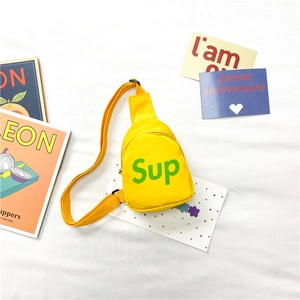 Sacoche bandoulière jaune pour enfant avec texte Sup vert et sangle réglable