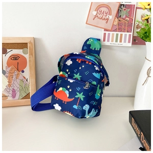 Détail du sac de poitrine pour enfants en nylon avec imprimés de dinosaures colorés