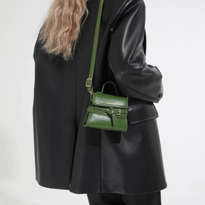 Mini sac bandoulière vert minimaliste en cuir PU avec bandoulière réglable et poignée