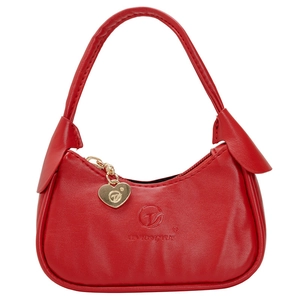 Mini sac baguette rouge pour enfants en similicuir avec pendentif en métal en coeur
