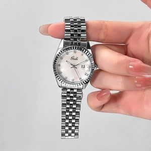 Orologio da donna in acciaio con quadrante in madreperla e diamanti