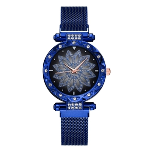 Montre quartz femme avec cadran floral bleu strassé et bracelet magnétique