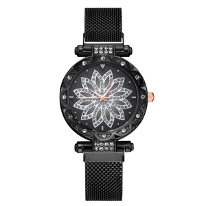 Montre magnétique Milanaise noire pour femme avec cadran à fleurs en strass et aiguilles
